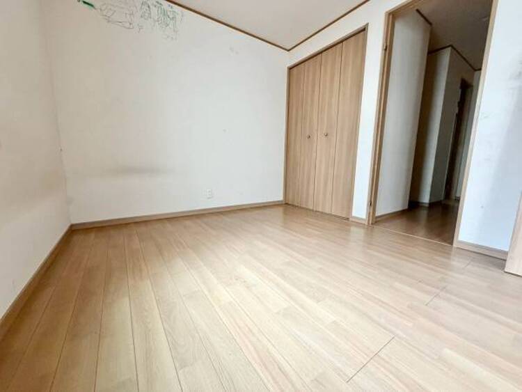 内装 使い方に柔軟性があり、個室としても趣味の部屋としても利用可能です。
