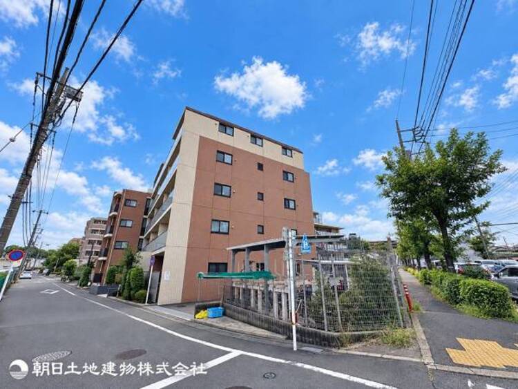 外観 大切な人とともに、心穏やかに過ごすひとときになるリビング。