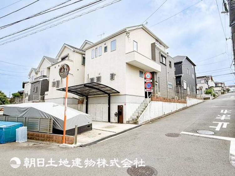 外観 爽やかな空間演出とセンス良く纏められた室内は素敵な寛ぎ空間です。