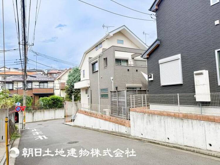 風呂 日々の暮らしの中で当たり前のように光と風を演出してくれるバルコニー