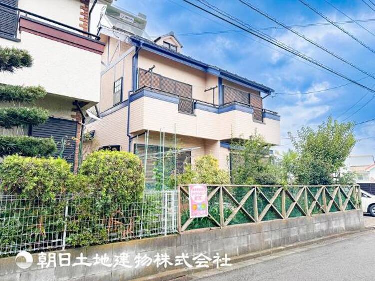 外観 爽やかな空間演出とセンス良く纏められた室内は素敵な寛ぎ空間です。