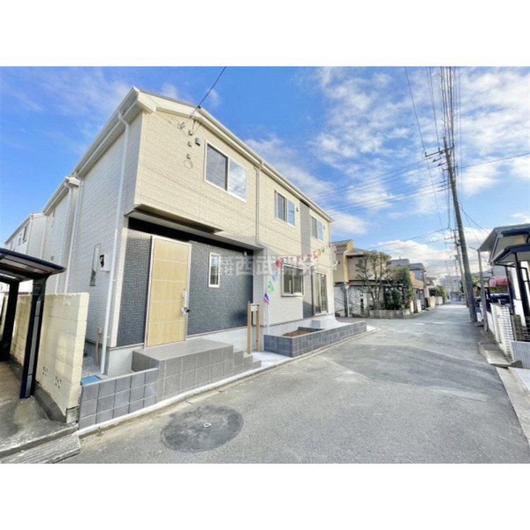 外観 南西角地の陽当たりの良い新築戸建です。