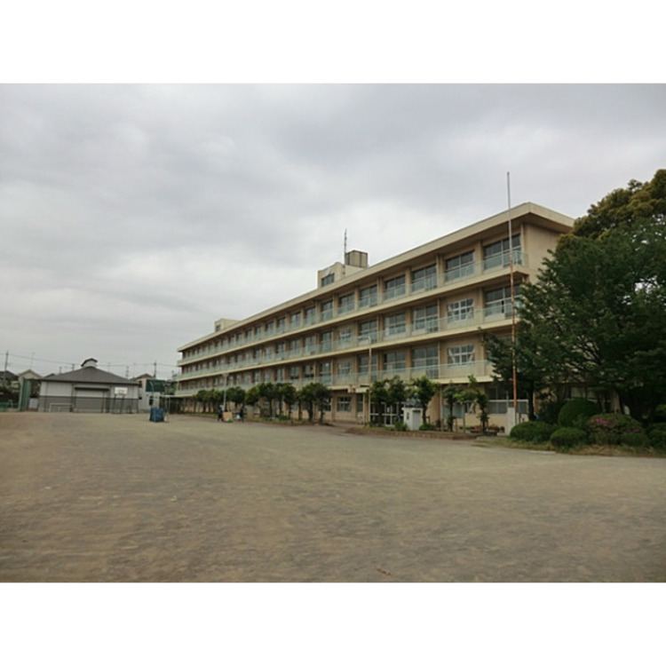 周辺 向陽中学校(約640m)