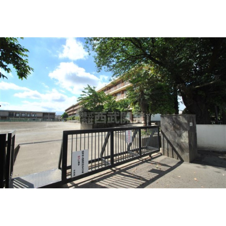 周辺 南陵中学校(約1400m)