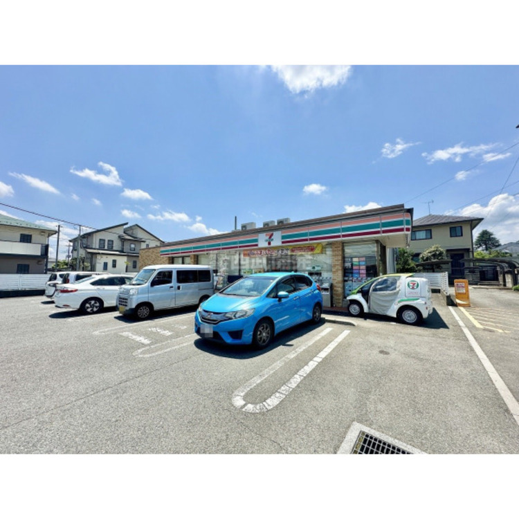 周辺 セブンイレブン川越笠幡店(約940m)