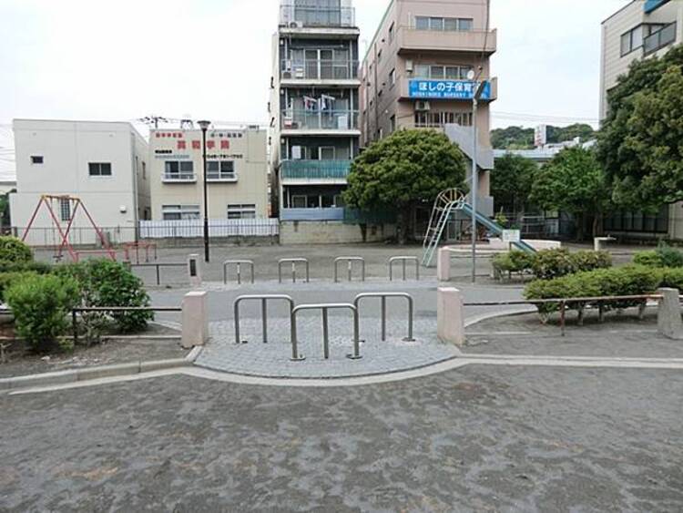 周辺 西町公園　150ｍ