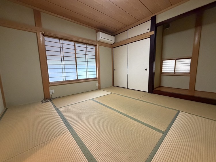 内装 ぬくもりを感じながら、落ち着く和室でくつろぎの空間を。