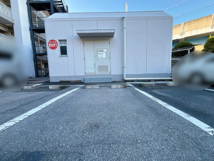 駐車場 本物件の駐車スペースです。車種制限のある場合もございますので、お気軽にお問い合わせくださいませ。