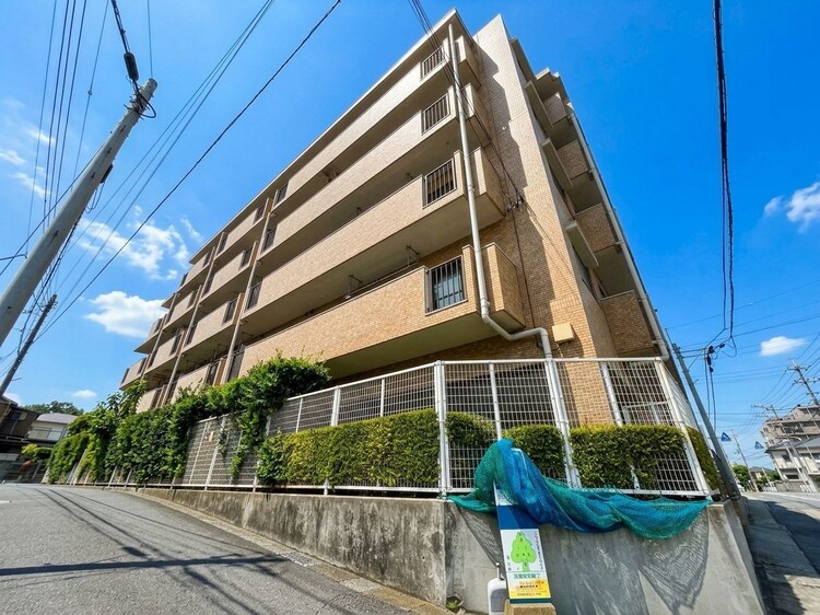 外観 資料には掲載していない情報が、現地にはたくさんあります。是非一度、現地をご確認ください。