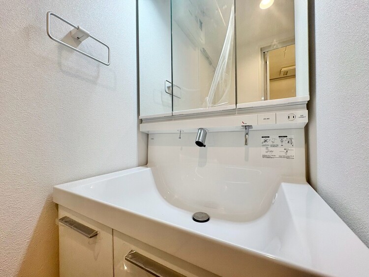 洗面 何かと物が増える場所だからこそ、スッキリと見映えの良い空間に。