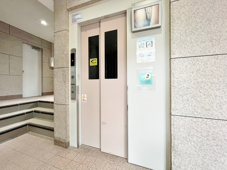 設備 エレベーターの管理も、きちんと行き届いてます。