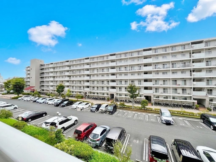 バルコニー 頬をなでる、優しい風を感じることが出来ます。