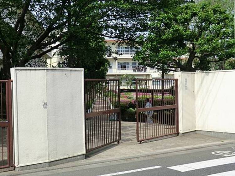 周辺 大田区立東調布中学校　780m