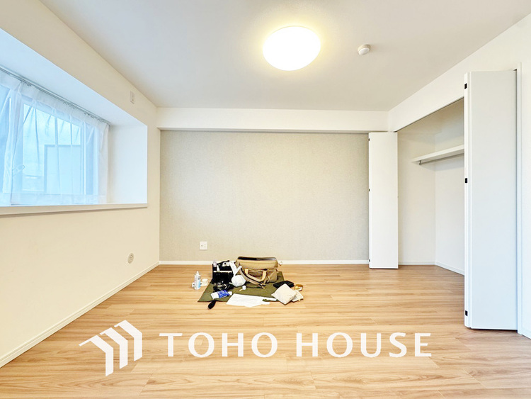 内装 シンプルですっきりとした室内は飽きのこない居心地の良い雰囲気