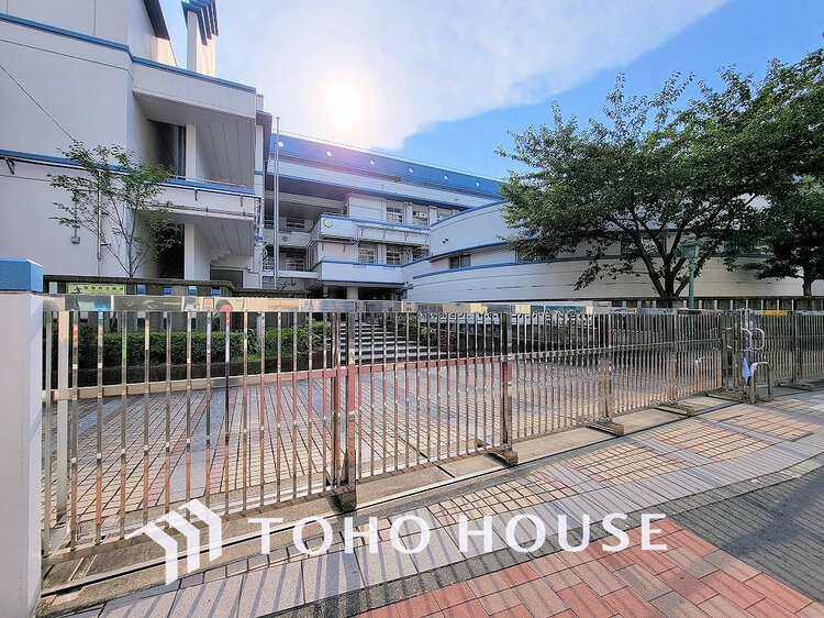 周辺 横浜市立本町小学校　距離600ｍ