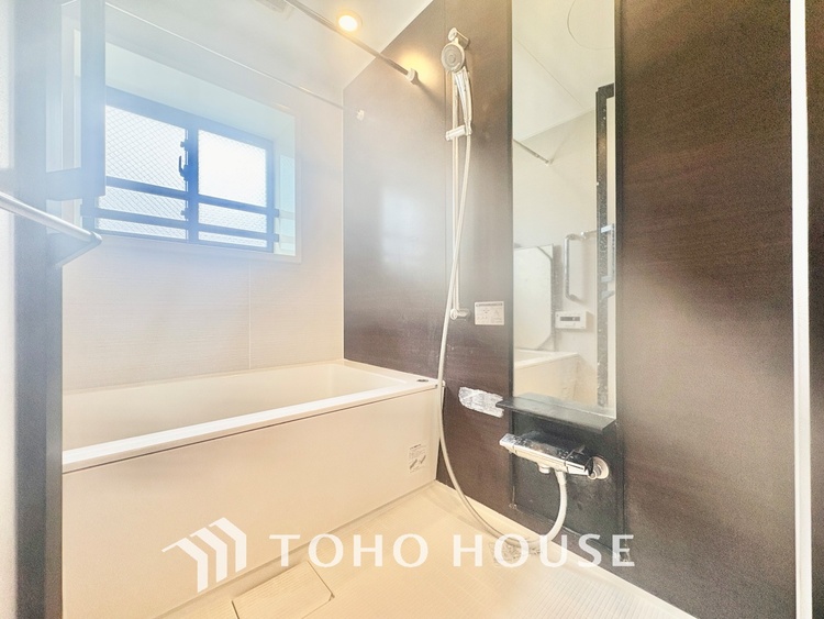 風呂 【BATHROOM】◆プライベートな空間◆simpleだからrelaxできるんです。こころもからだもキレイさっぱり。