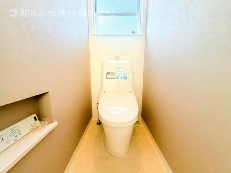 トイレ 【トイレ】ウォシュレット、保温機能付き便座など充実の設備です　お掃除がしやすくストレスフリー！！