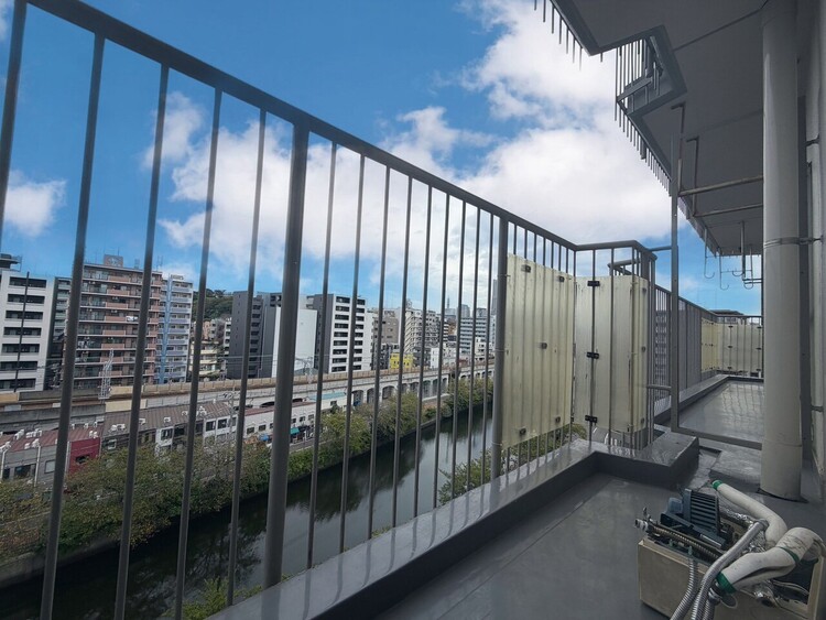 その他 朝の澄んだ空気や、夕方に吹く清々しい風を感じられるバルコニー。
