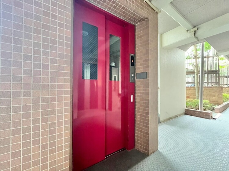 その他 エレベーター完備のため荷物が多くなっても安心。