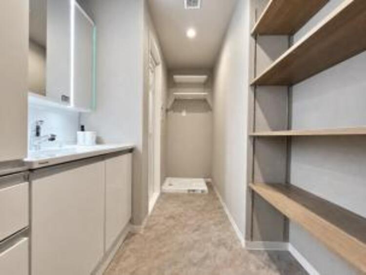 洗面 使用頻度の高い場所だからこそ便利な空間に。多人数での使用も考えた便利な空間です