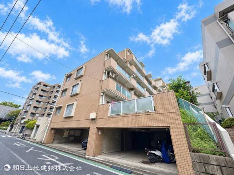 外観 【外観写真】時間のゆとりと空間、暖かな陽光がもたらす光と風を独占してください。