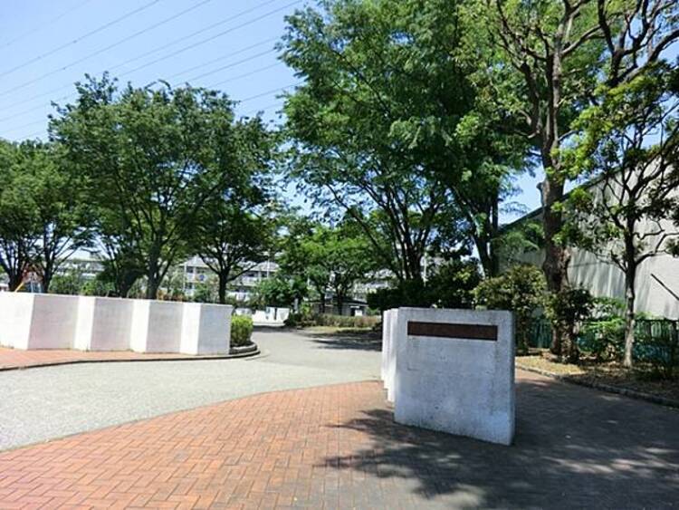 周辺 小倉アベリア公園　300m