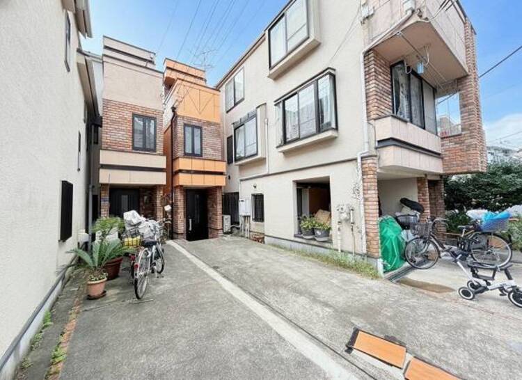 その他 街に溶けこみ美しい景観を生み出すこの邸宅は採光や風通しまで考え抜いて造りあげました。