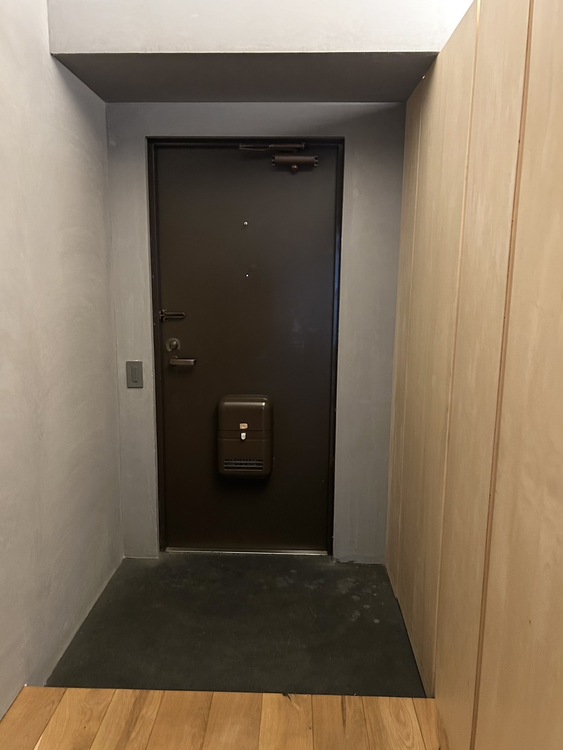 玄関 