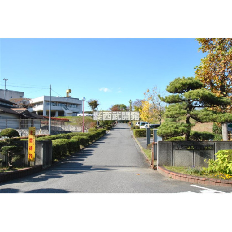 周辺 玉ノ岡中学校(約1600m)