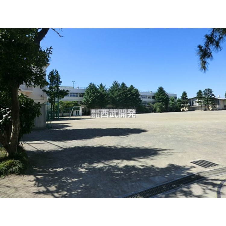 周辺 田無第三中学校(約400m)
