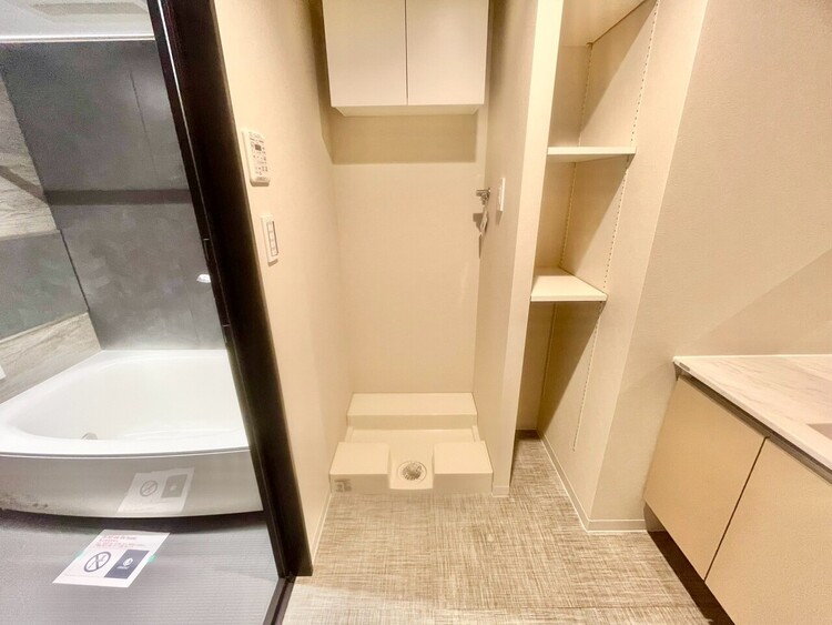 その他 十分な広さの脱衣所。