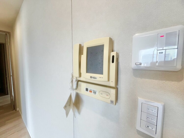 その他 誰が来てもわかる様にモニター付きインターホンを設置。