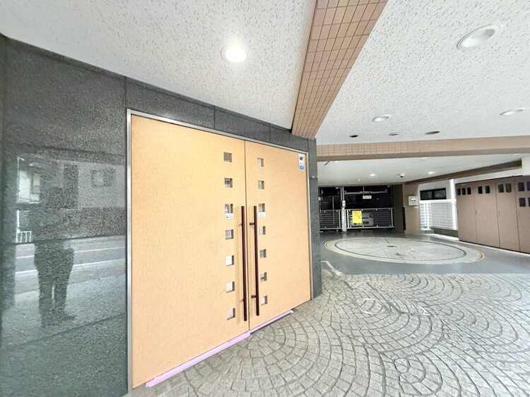 その他 上質感漂う玄関アプローチです。