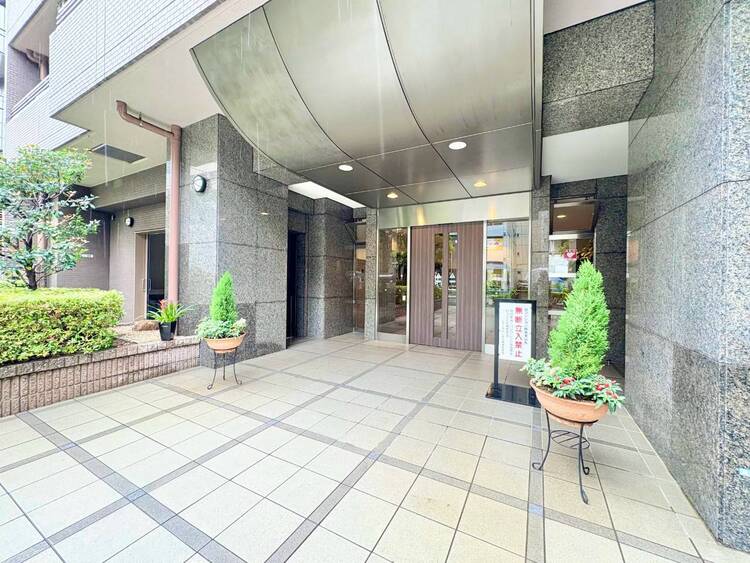 エントランス 外と内をつなぐエントランスは、まさに顔となる場所。