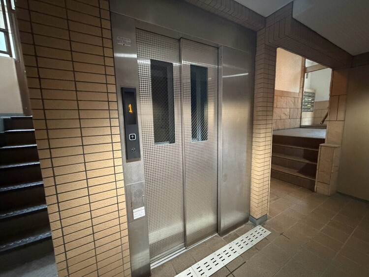 その他 エレベーター完備のため荷物が多くなっても安心。