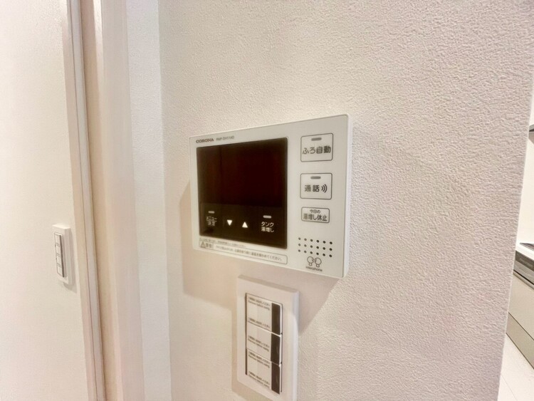 その他 見やすい画面で操作しやすい給湯パネル。