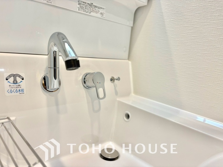 洗面 【WASHROOM】◆快適◆煌びやかな暮らしの中にも忘れたくない快適さ。大きな収納が助けてくれます