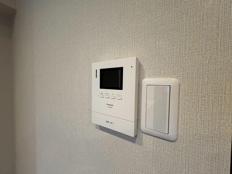 その他 誰が来てもわかる様にモニター付きインターホンを設置。