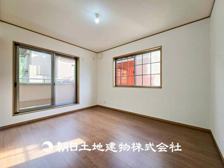 内装 【居室】設計者のセンスが求められる大切な空間だからこそ、落ち着いて過ごせる癒しと寛ぎの空間が欲しい。そんな願いを叶えました。