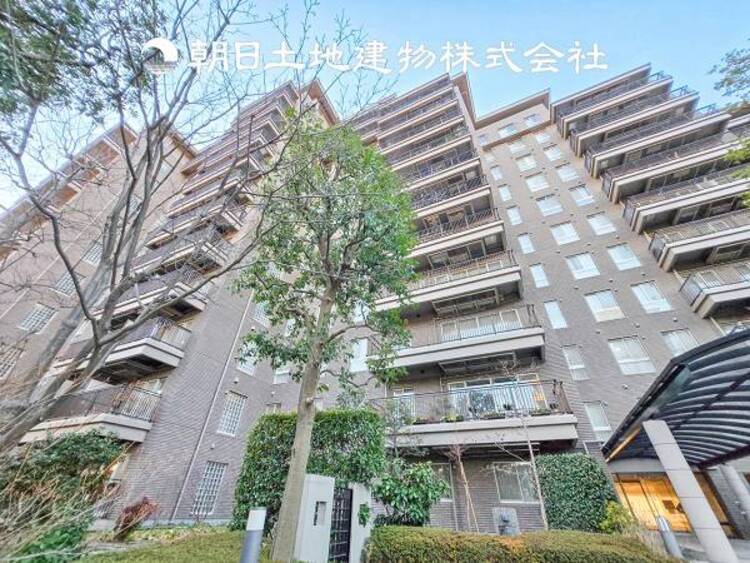 外観 【外観写真】時間のゆとりと空間、暖かな陽光がもたらす光と風を独占してください。