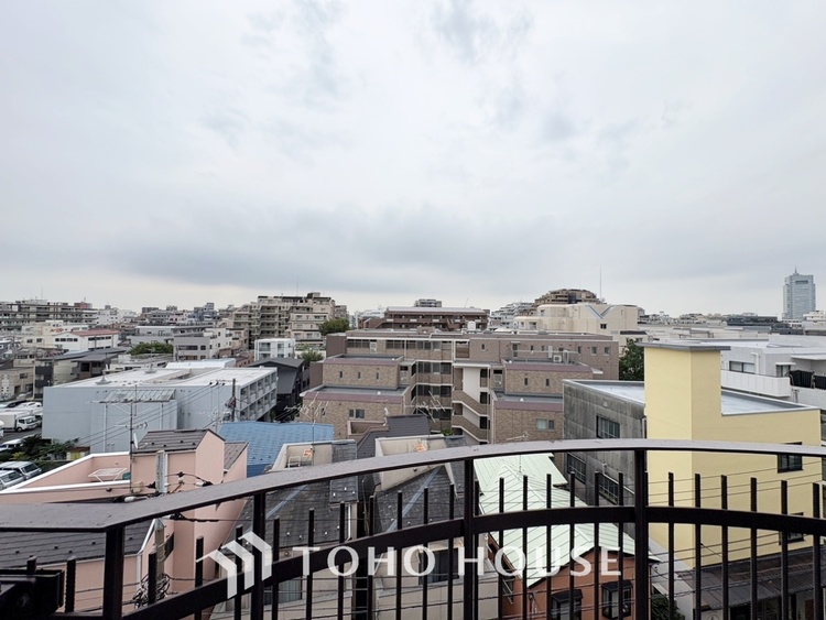 内装 【Quietness】プライベートなお部屋では静かに時を過ごしたい。読書をして、物思いにふける・・光りに満たされた安らぎの空間をがここにはあります。