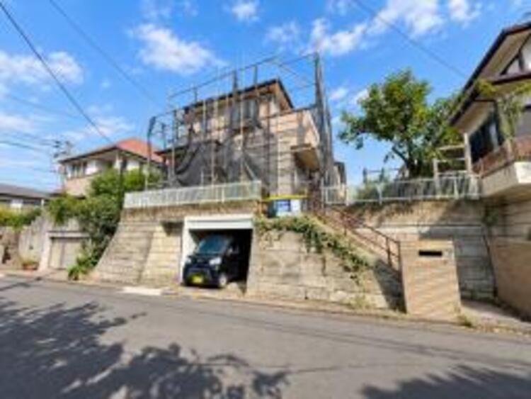 外観 【内外観】毎日のお散歩も快適な緑に恵まれた閑静な住宅地は、伸び伸びスローライフを叶えてくれます。 