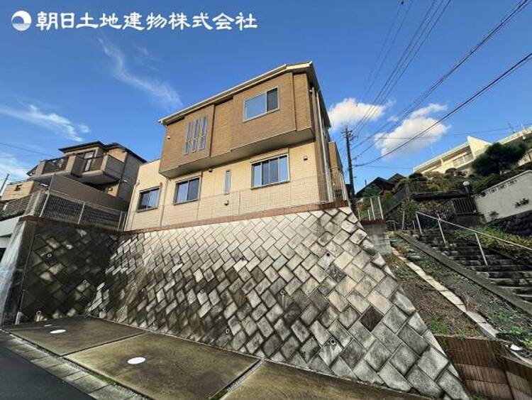 外観 すぐの見学や資料請求など、お気軽にお問い合わせください