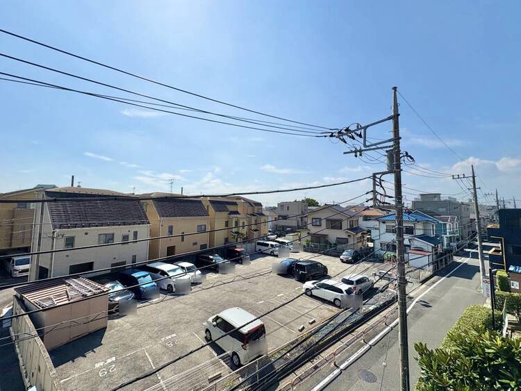 バルコニー 窓を開けると広がる青空。心をリフレッシュして日々を過ごしていきましょう。