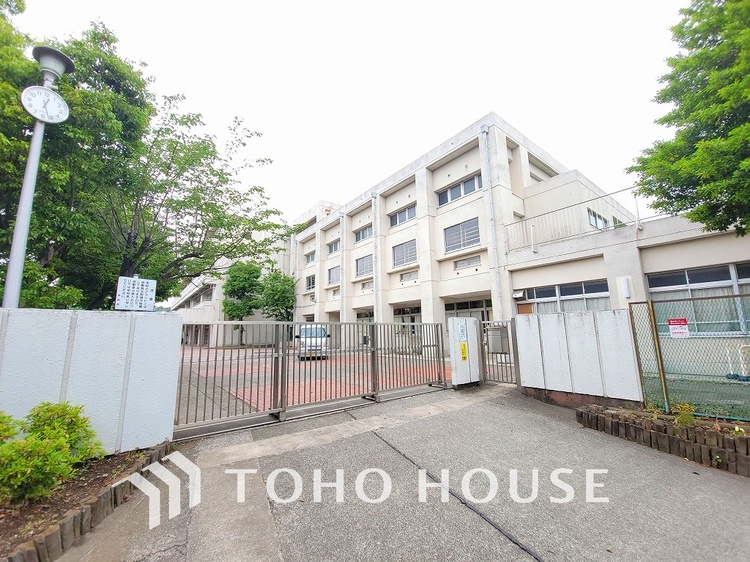 周辺 横浜市立平戸中学校　距離800ｍ