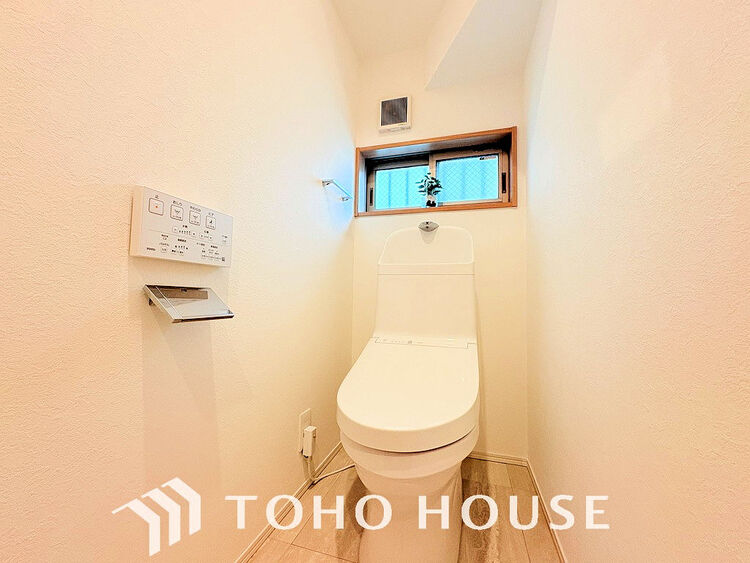 トイレ トイレには快適な温水洗浄便座付