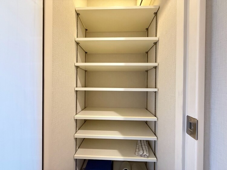 その他 家電やスーツケース、ストック品など何でも片付く嬉しい空間です。
