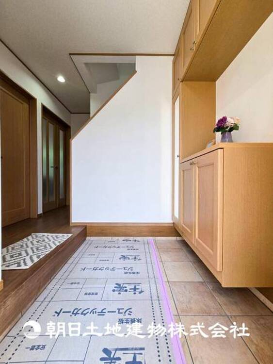 その他 【玄関】大切な家族、お客様をお迎えする玄関は住宅の入口。仕事が終わって疲れた日でも、あなたを受け入れてくれます。