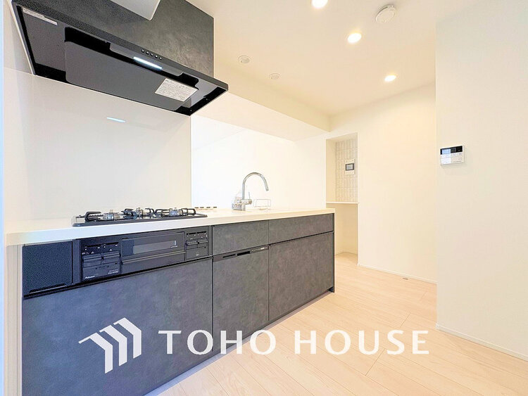 キッチン シンプルな部屋の雰囲気に溶け合うナチュラルキッチン