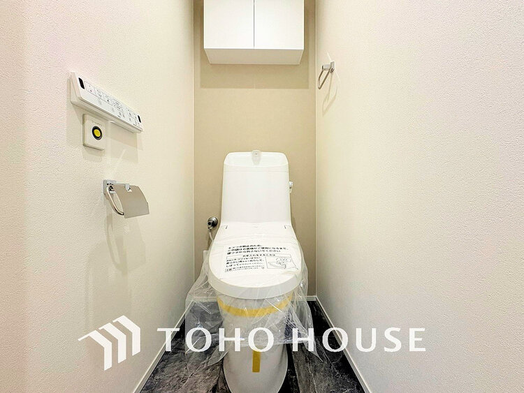 トイレ トイレには快適な温水洗浄便座付